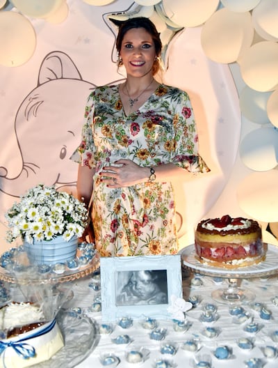 Antonella Salgueiro Mezgolits fue agasajada con un baby shower, por un grupo de familiares y amigas. Ella está esperando la llegada de Ignacio.