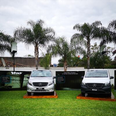 Lanzamiento de vehículo Mercedes Benz