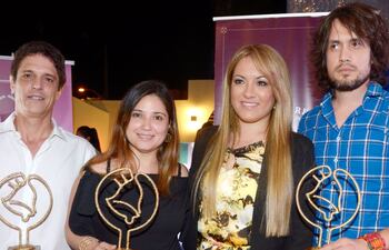 nacho-perez-del-castillo-natalia-davalos-sonia-diaz-y-sergio-sevega--193144000000-1530880.jpg