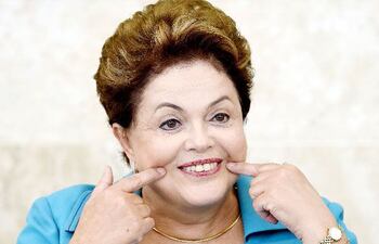 dilma-rousseff-les-hace-mueca-a-las-huelgas-en-brasil--223506000000-1091762.jpg