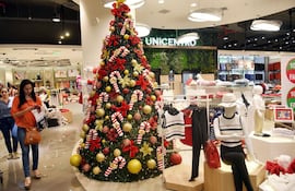 el-shopping-mariscal-se-vistio-de-navidad-y-aguarda-a-toda-la-familia-con-bellas-y-variadas-opciones--191406000000-1529901.jpg