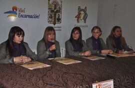 miembros-de-aprodi-en-la-presentacion-del-concurso-en-el-centro-municipal-de-arte-rissi-barboza-marisol-garay-presidenta-norma-krug-dana-luz-195852000000-1106916.jpg