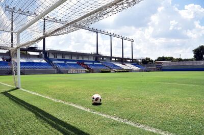 La pelota está  en   cancha de...