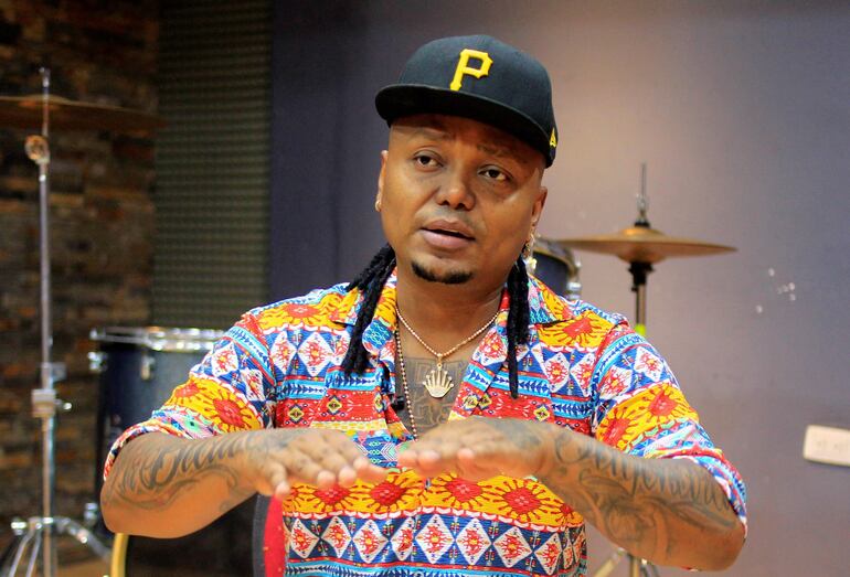 El reconocido cantante de champeta Edwin Antequera más conocido como Mister Black.