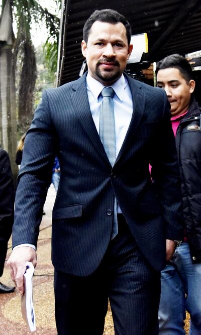 El diputado colorado Ulises Quintana cuando se presentó ayer ante el fiscal Carlos Alcaraz.