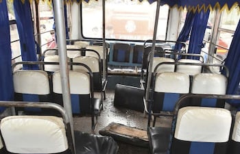 la-mayoria-de-los-asientos-del-transporte-escolar-salieron-de-su-sitio-tras-el-impacto-lo-que-genero-mas-lesionados--195122000000-1525707.jpg