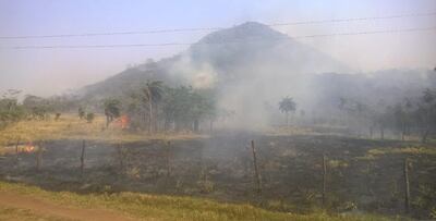 Varios campos fueron consumidos por las llamas en Ybycuí.
