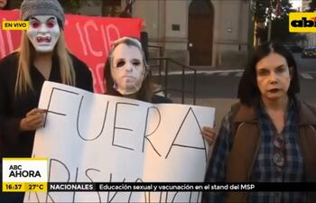 Exigen renuncia de Kriskovich.