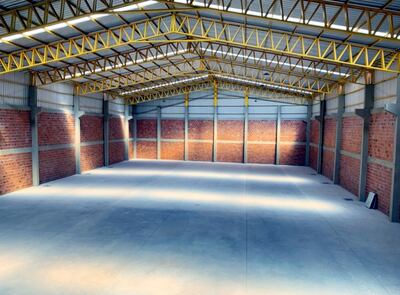 El amplio depósito está preparado para almacenar todo tipo de materiales. Fue inaugurado en la ciudad de Capiatá Km 18.