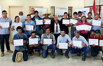 personal-de-estancias-indigenas-y-profesionales-varios-estuvieron-entre-los-participantes-del-curso-de-electricidad-dictado-por-el-snpp--194602000000-1520213.jpg