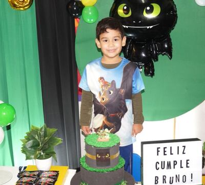 Bruno Sebastián Sisa Cardozo celebró sus 5 añitos con una divertida fiesta de la que participaron sus primos y amigos.