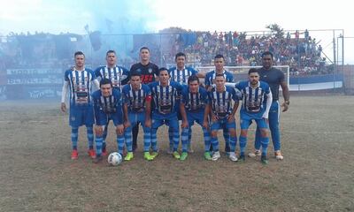 Equipo del Unión Agrícola, que busca su segunda corona en la Liga Luqueña de Fútbol.
