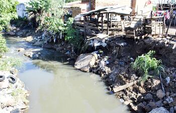 el-arroyo-san-lorenzo-uno-de-los-mas-contaminados-del-departamento-central-contribuye-a-empeorar-la-polucion-del-lago-ypacarai--193945000000-1513240.jpg