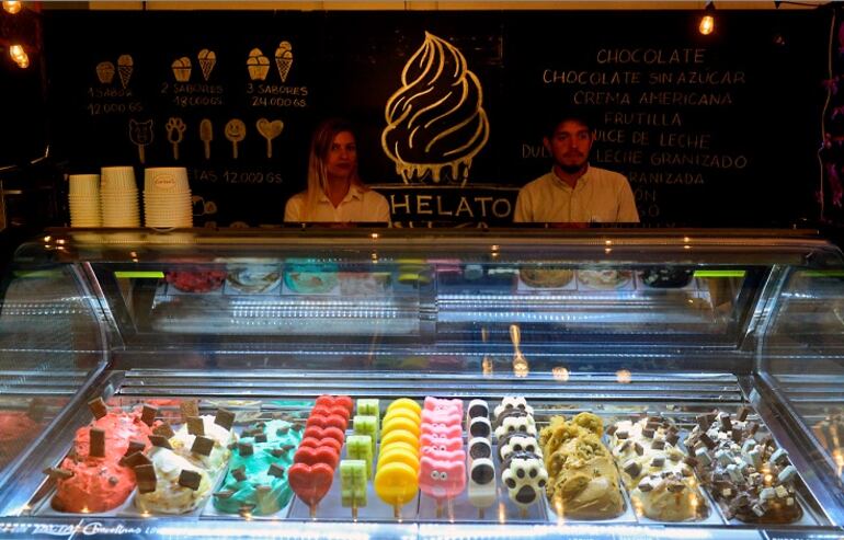 En varios stands se encuentran postres.