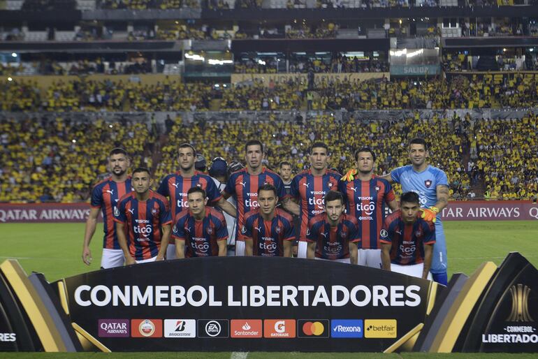 El equipo que alineó Francisco Arce para la ida de la Fase 3 contra Barcelona de Guayaquil.