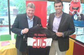 olimpia-firmo-acuerdo-hoy-con-un-nuevo-sponsor-para-el-2015--125354000000-1271841.jpg