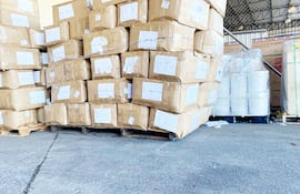 Los insumos que llegaron a principios de la semana seguían sin ser liberados ayer.