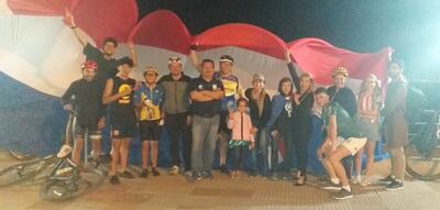 Grupo de atletas y amigos del deporte que se sumaron a la causa de repudiar la decisión del Gobierno.