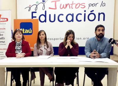 Lilian Scorza, de Banderas Blancas; Alex Niz, de Itaú; Tana Schémbori y Óscar Charotti, de Juntos por la Educación.