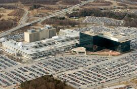 la-nsa-envia-segun-la-denuncia-todos-los-dias-millones-de-registros-de-las-redes-internas-de-yahoo-y-google-a-su-sede-en-fort-meade-foto-a-las-a-210104000000-620505.jpg