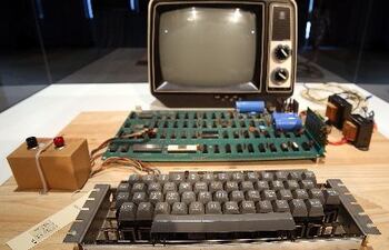 subastan-la-primera-apple-213721000000-569168.jpg