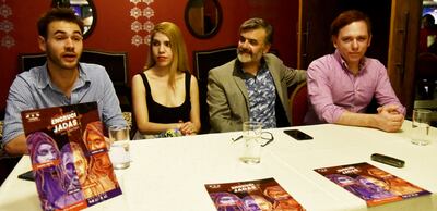 Erick Gehre, Claudia Zárate, Alberto Pereyra y Diego Delvalle ofrecieron más detalles acerca de la obra “Encrucijadas”, en una conferencia de prensa.