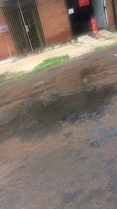 Caño roto en Lambaré.