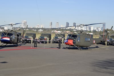 El presidente Mario Abdo Benítez asistió ayer a la mañana en  Luque, al acto de recepción de la donación de Taiwán de helicópteros y vehículos tácticos para las Fuerzas Armadas.