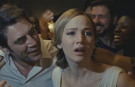 javier-bardem-y-jennifer-lawrence-en-una-escena-de-madre-la-nueva-pelicula-de-darren-aronofsky-uno-de-los-jovenes-maestros-del-cine-contemporane-200149000000-1631816.jpg