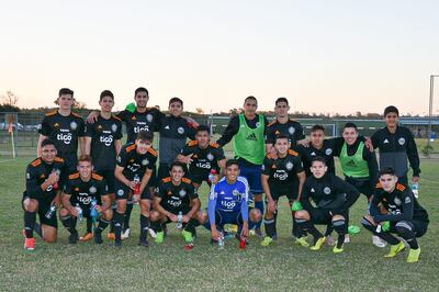 Plantel de Olimpia festejando el vice-campeonato.