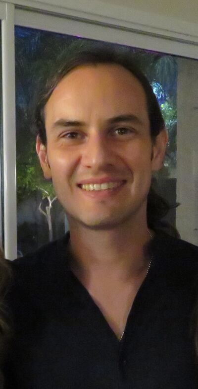 El Dr. Arturo Papaluca, Ph.D. en Medicina experimental por la Universidad de Montreal.