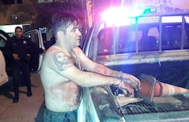 el-oficial-segundo-jose-rolando-lezcano-molinas-esposado-luego-del-bochornoso-incidente--194946000000-1707320.jpg