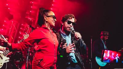 Chirola con Miss Bolivia.