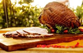el-pernil-ahumado-de-cerdo-de-upisa-se-destaca-por-su-sabor-y-calidad-ideal-para-disfrutar-con-la-familia-en-estas-fiestas--213303000000-1788525.jpg