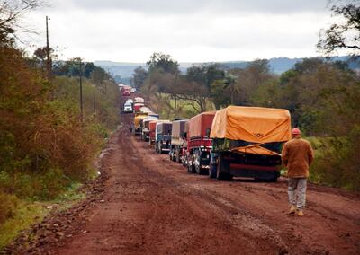 Los choferes se quejan del perjuicio que les causa el mal estado del camino que conduce de Abaí a San Cristóbal.