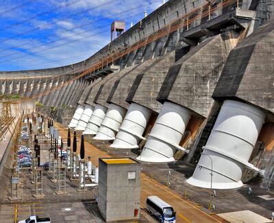 La ANDE tiene una alta dependencia de Itaipú. Sin embargo, el país se ha beneficiado con  apenas el 7% de toda su energía.