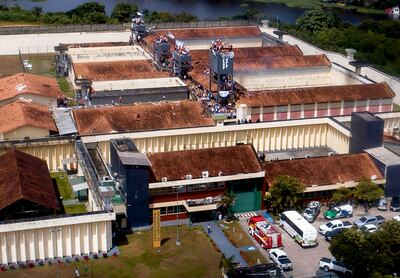 Vista de la cárcel de Puraquequara, en Manaus (Brasil), donde los presos se amotinaron e demandando mejores condiciones para enfrentar al covid-19 dentro de las instalaciones.