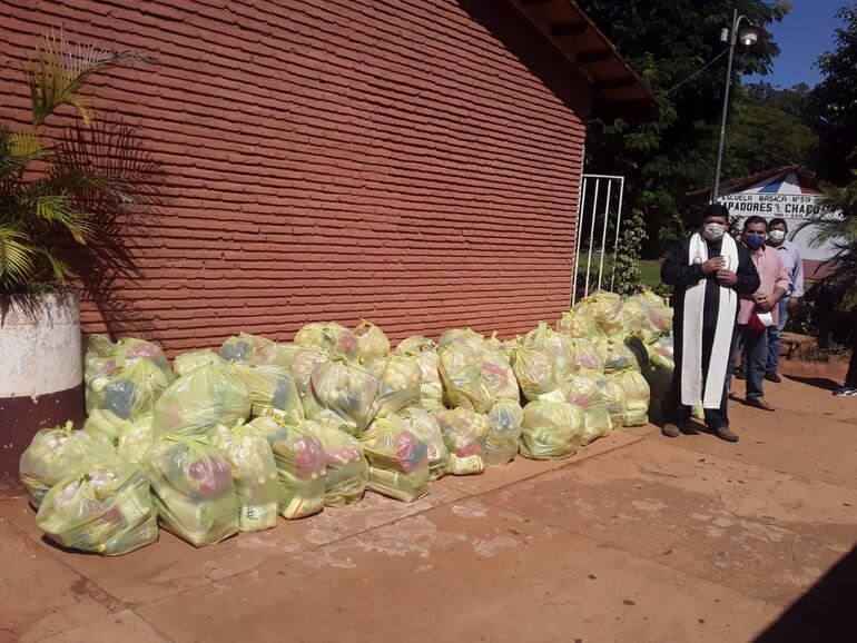 El sacerdote Nelson Ramírez.