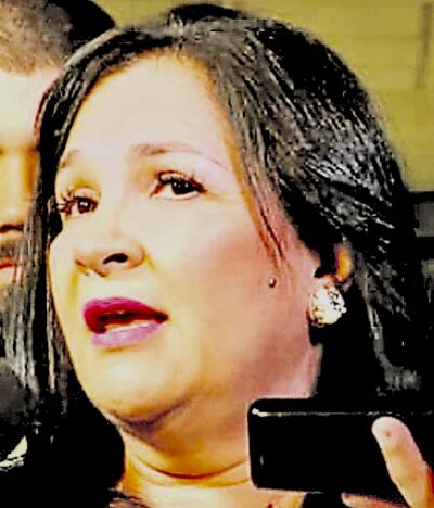 La senadora imputada María Eugenia Bajac de Penner (PLRA, llanista) pone excusas para permanecer en su banca.