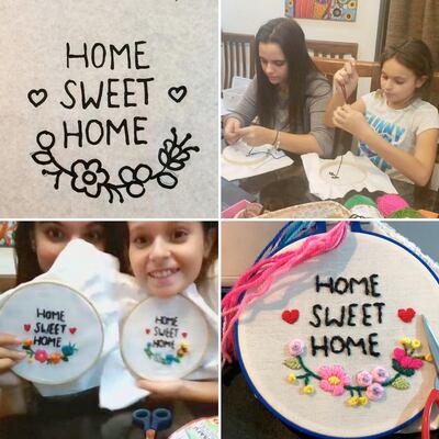 Las clases se imparten a través de la plataforma Hangouts que puede ser descargada en  Play Store, APP Store o Google Chrome.