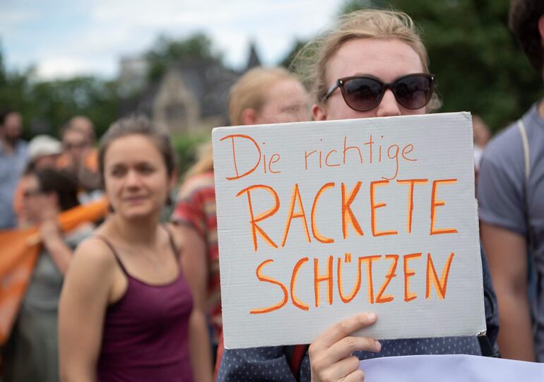 Manifestación en apoyo a Carola Rackete, en Frankfurt, Alemania, el 6 de julio.