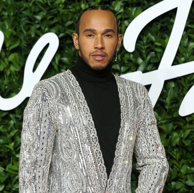 Tras la publicación del desafío, Hamilton señaló estar “muy emocionado por cambiar nuestras monturas con Rossi”.