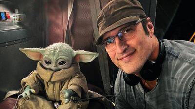 El director Robert Rodríguez durante el rodaje de la segunda temporada de "The Mandalorian".