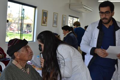 Atención a pacientes con problemas de visión.