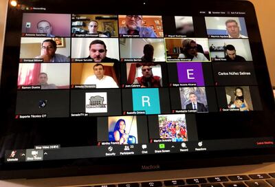 La Comisión Bicameral se reunió ayer de manera virtual con el ministro de Hacienda Benigno López. Le urgieron que impida las “compras dudosas” e informe sobre los US$ 1.600 millones.