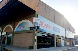 Lactolanda tiene un amplio local en el Bloque B del Abasto Norte.