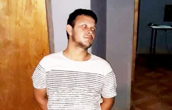 suboficial-segundo-de-policia-manuel-jacquet-ortiz-detenido-luego-de-robar-a-punta-de-arma-de-fuego-un-coche-en-caaguazu--231446000000-1765790.jpg