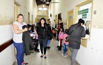Cientos de pacientes llegan a diario al hospital distrital de Ñemby, por ello es urgente la reparación del esterilizador.