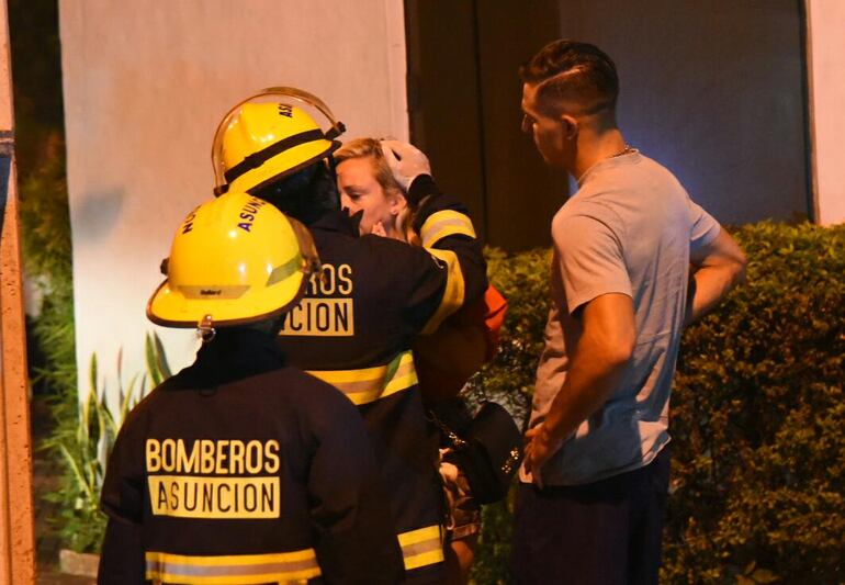 El jugador de Cerro Porteño, Diego Churín se hizo presente en el lugar luego del percance, para solidarizarse los heridos que aparentemente eran sus conocidos.