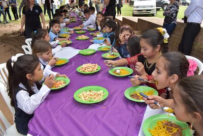 Recién hoy fue distribuido el  almuerzo escolar en Santaní.
